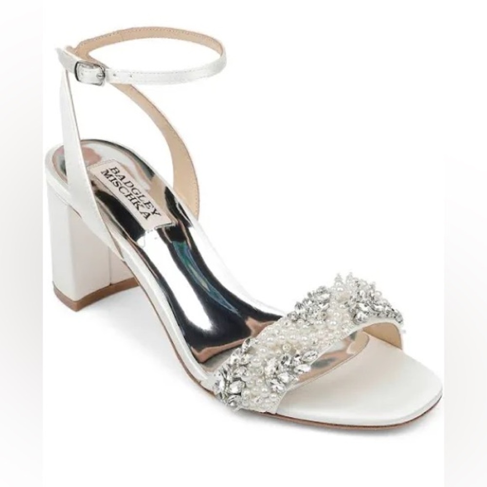 Badgley mischka Clara white embellished heel sandal size 9 wedding bridal shoe